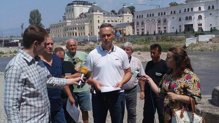 Рибите гинат поради бизнисот на сепарациите