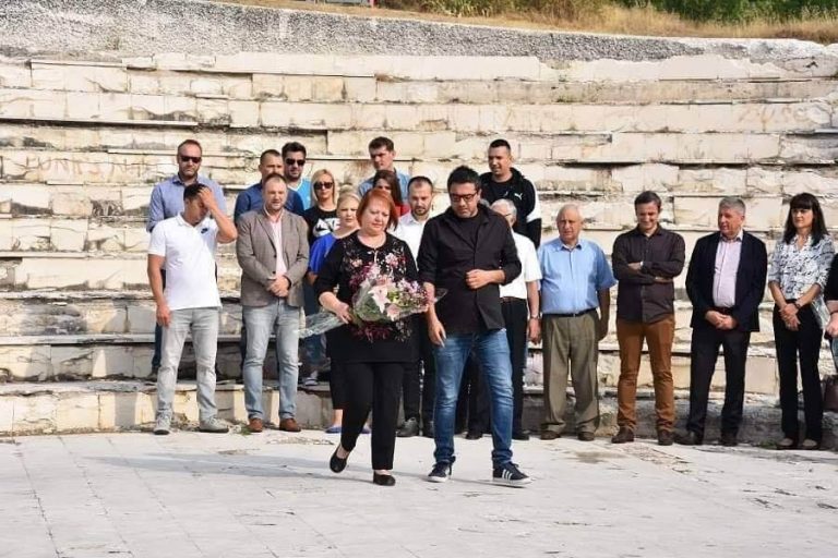 Положување на свежо цвеќе – 8-ми септември во Кочани