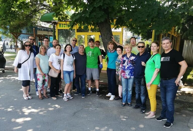 Акција на ДОМ за ослободување на дрвата