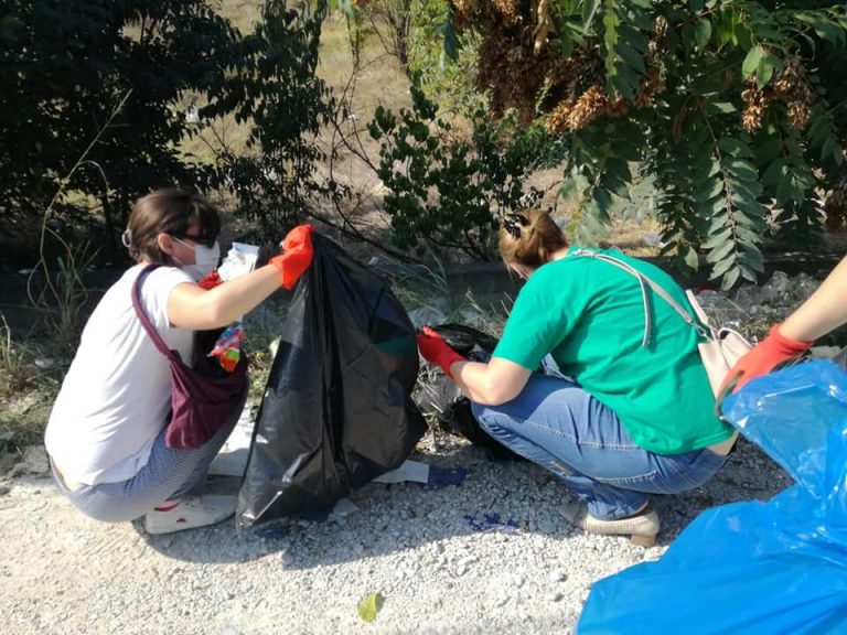ДОМ во акција на чистење дива депонија (15.09.2018)