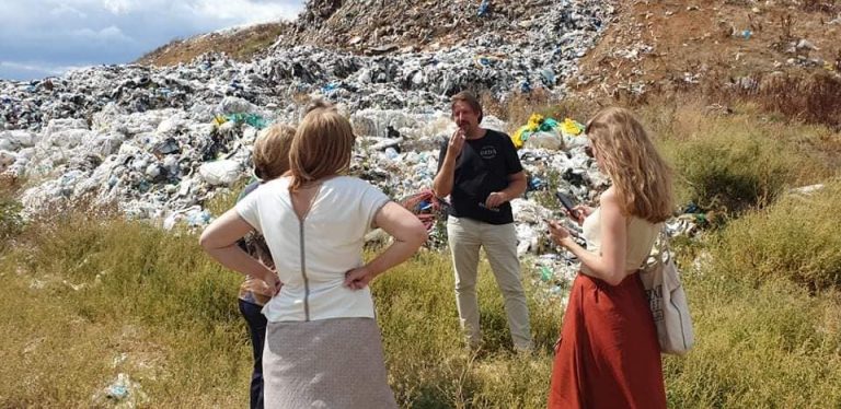 ДОМ и Томас Вајц на депонијата во Алинце, Прилепско.